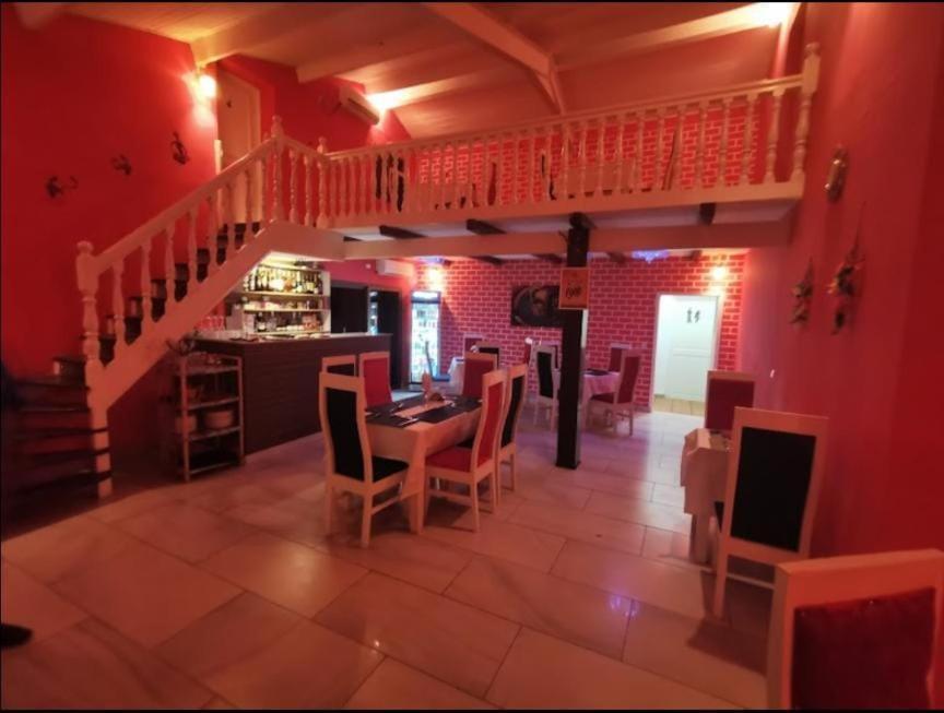 Namaste Hotel & Restaurant Libreville Exterior photo