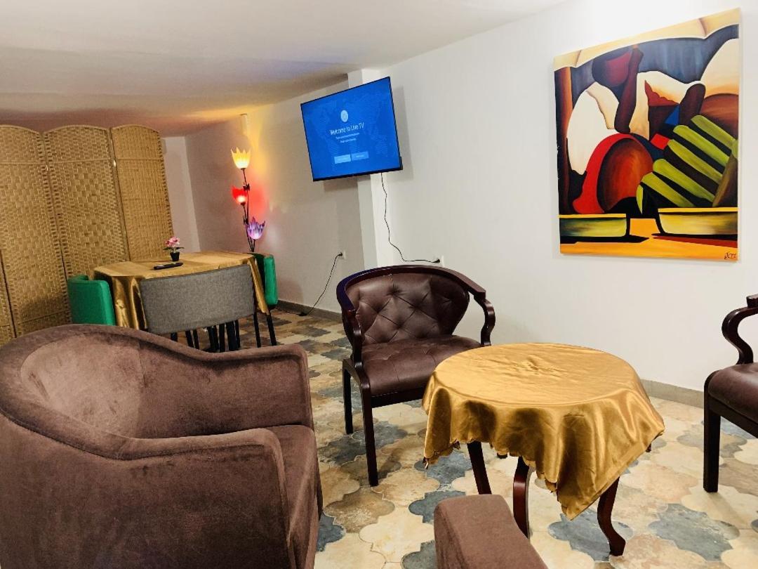 Namaste Hotel & Restaurant Libreville Exterior photo
