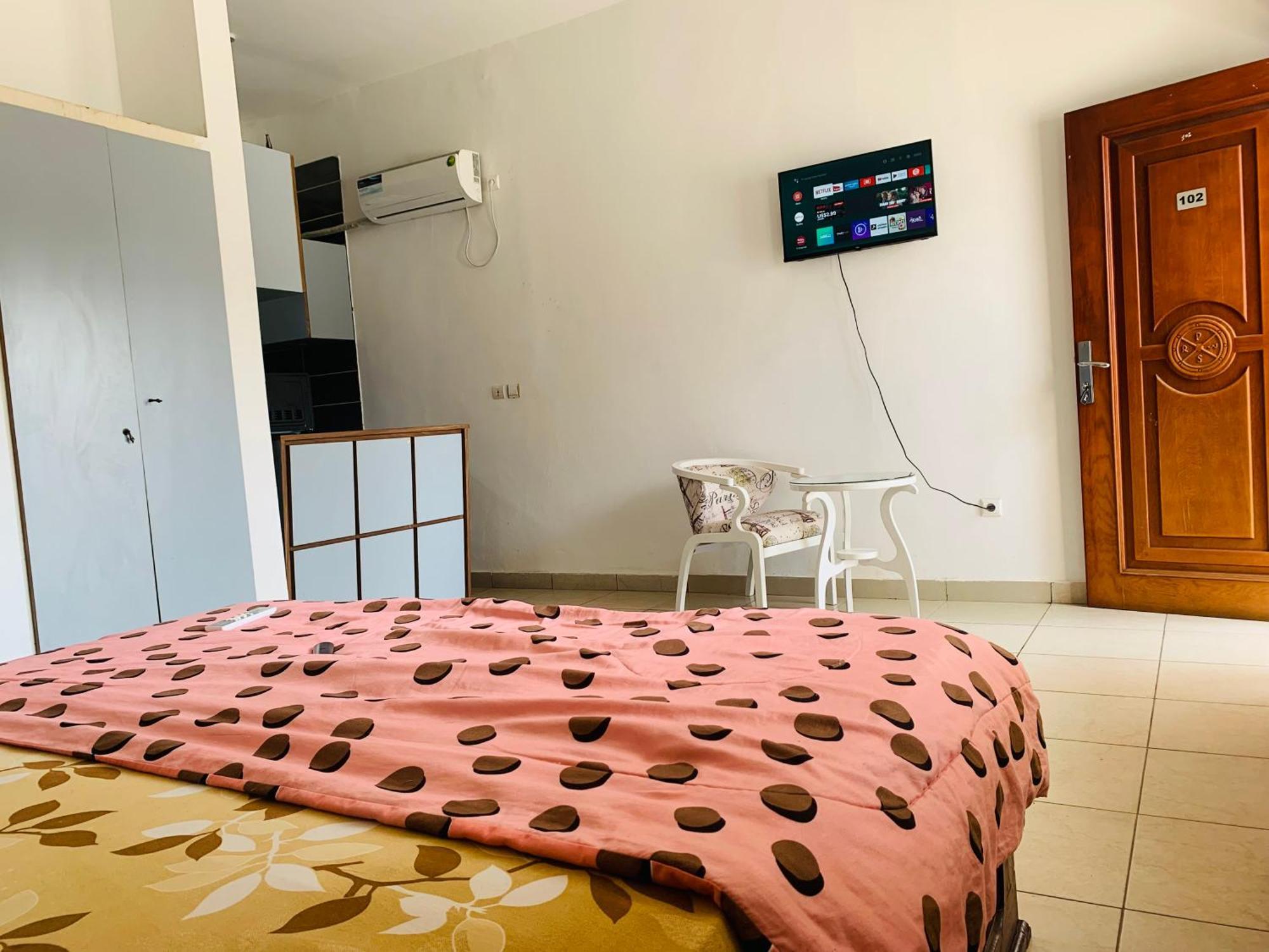 Namaste Hotel & Restaurant Libreville Exterior photo